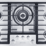 Gas cooktop in maximum width for the best possible cooking and user convenience.