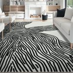 Modern Abstract Stripes Machine Washable Area Rug in Black & White